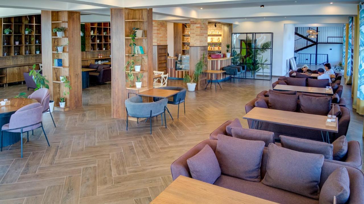 Olimp Hotel Bosteri Ngoại thất bức ảnh